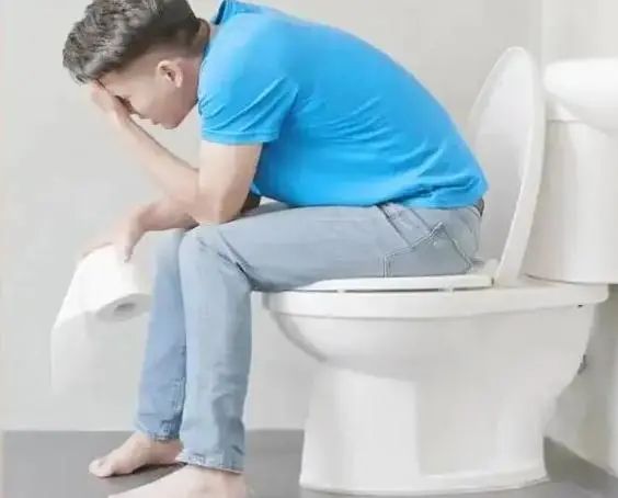 “石榴”不能随便吃？医生提醒：这5类人要注意，能不吃就不吃！