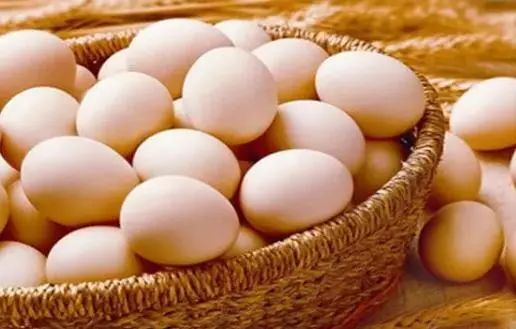 糖尿病不能吃鸡蛋？内科主任：不想血糖“飙升”，这7物嘴下留情