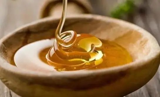 糖尿病不能吃鸡蛋？内科主任：不想血糖“飙升”，这7物嘴下留情