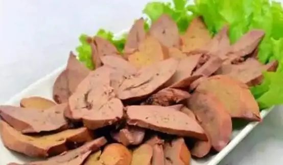 糖尿病不能吃鸡蛋？内科主任：不想血糖“飙升”，这7物嘴下留情