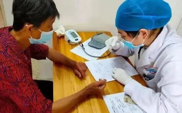 医生提醒：60岁以后做体检，没必要每项都做，做好5个检查即可