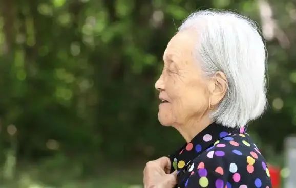 医生提醒：60岁以后做体检，没必要每项都做，做好5个检查即可