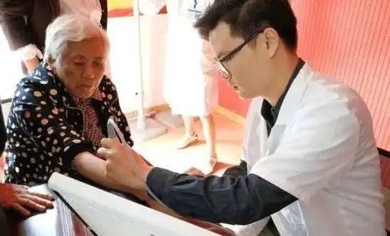医生提醒：60岁以后做体检，没必要每项都做，做好5个检查即可
