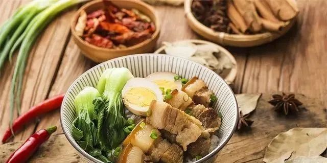 年龄越大越要多吃肉？医生建议：过了55岁，这三种肉尤其要多吃