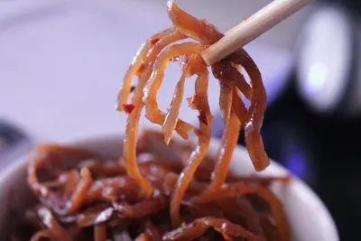 为啥老一辈人因为穷经常吃咸菜，却很少高血压？告诉你答案