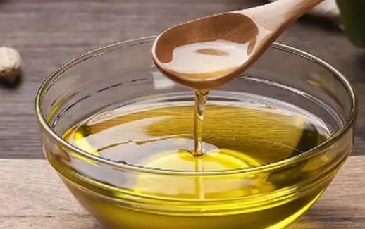花生油、菜籽油、玉米油，哪种油健康？医生：这2种油或要少吃