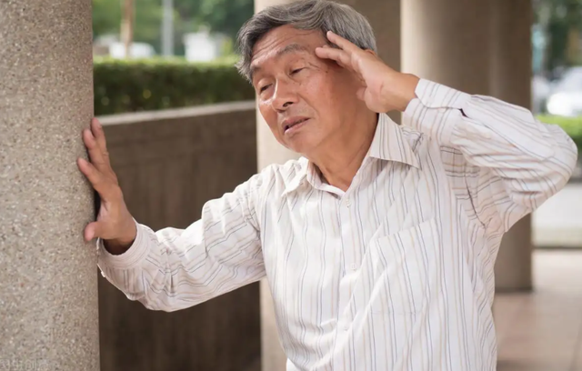 血压正常，却经常“头晕”是咋回事？提醒：这6种因素要多注意！