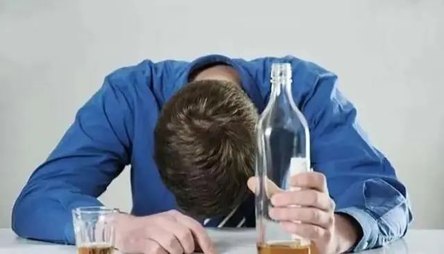 血压正常，却经常“头晕”是咋回事？提醒：这6种因素要多注意！