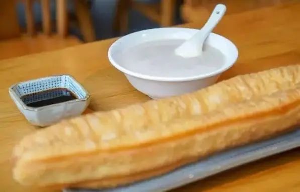 提醒糖尿病人：4种早餐升血糖，要少吃，2种早餐降血糖，可常吃