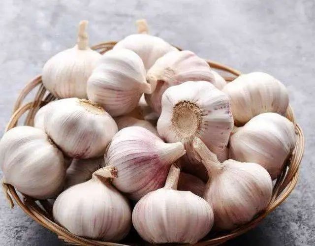 高血脂不知道吃什么？建议：吃这6类食物，对身体益处多多