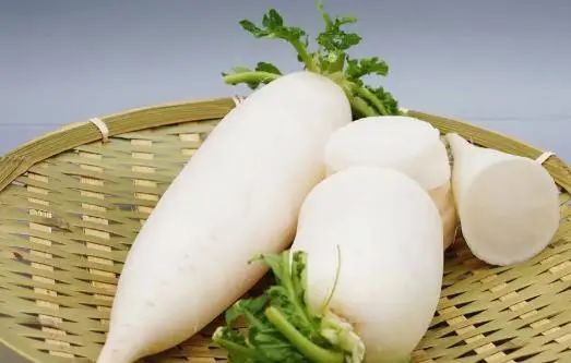 白萝卜是结节“加速器”？消化科医生：不想结节癌变，或少吃4物
