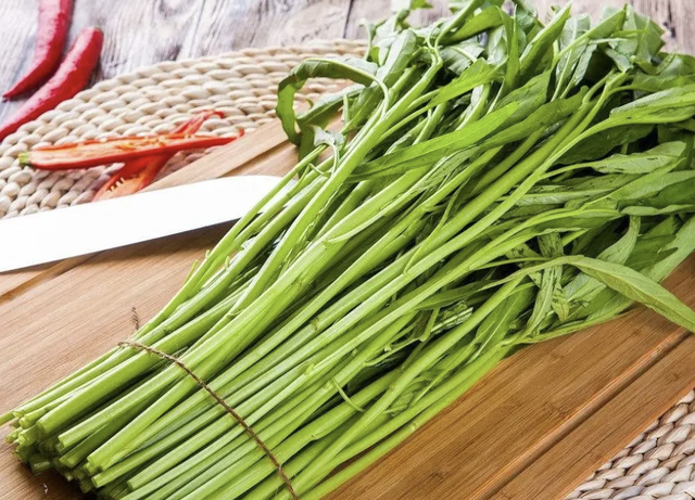 高血脂不能吃豆腐？医生：7种降脂食物常吃，血脂或“偷偷”下降