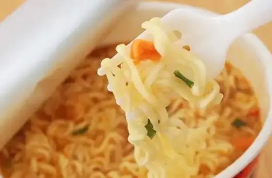 早上起床后，宁愿饿肚子，尽量少吃这5种早餐