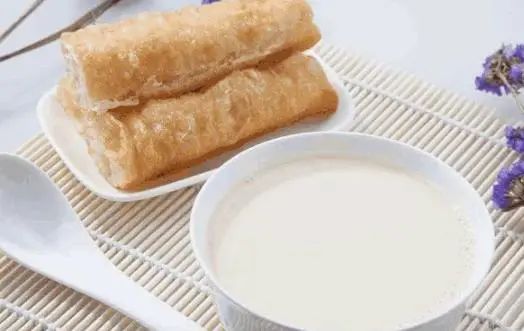 早上起床后，宁愿饿肚子，尽量少吃这5种早餐