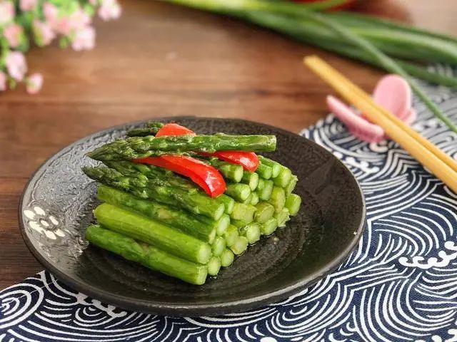蔬菜中的“嘌呤大王”或被揭露？提醒：高尿酸患者7种蔬菜少吃