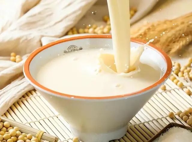 中国父母之殇：53万儿童性早熟，“催熟”孩子的不是豆浆和鸡肉