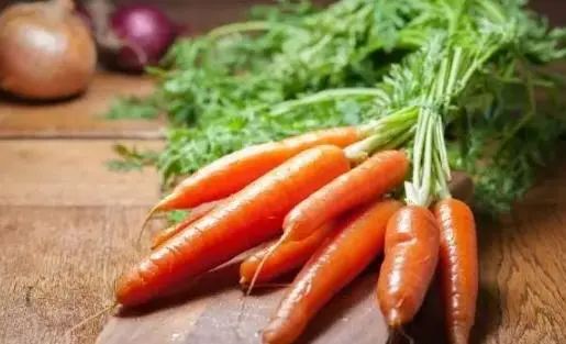 多走路可以降血脂吗？医生：多吃5种食物，或比走路效果更好