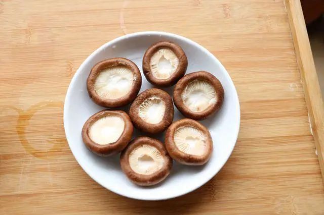 多走路可以降血脂吗？医生：多吃5种食物，或比走路效果更好