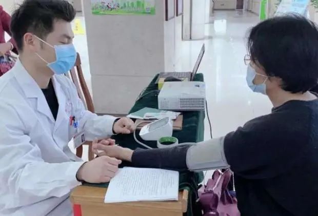 医生透露：一天中，这个时间测量血压最准确！你测对了吗？