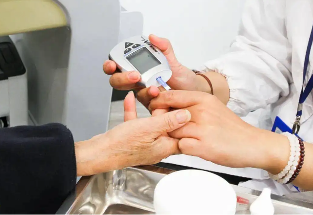 空腹血糖8.5，算严重吗？医生解释：若是这3种情况，基本不用担心