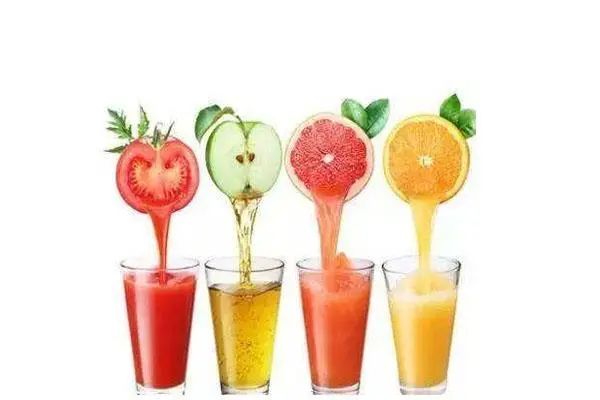 吃晚饭时，长期喝点“白酒”的人，身体怎么样了呢？