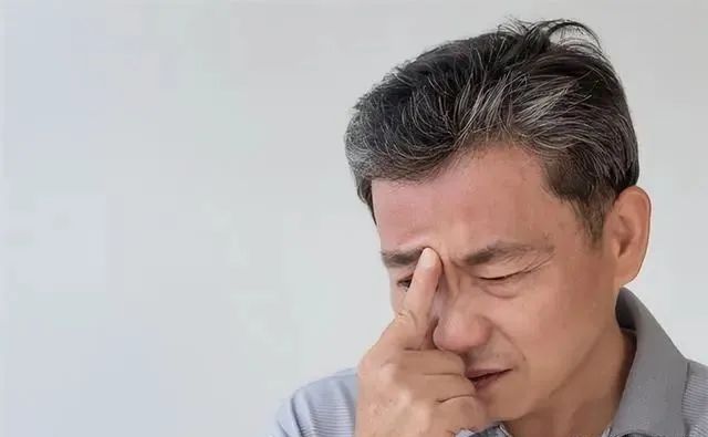 55岁大爷，糖尿病离世，医生忠告：高血糖的人，3种蔬菜要少吃