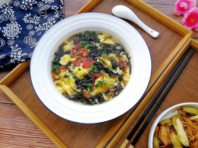 建议中老年人，少吃稀饭和馒头，多吃这4样食物，精力充沛一整天