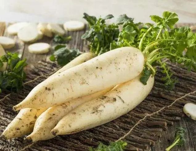 白萝卜是结节的“加速器”？消化科医生：不想结节癌变，少吃4物