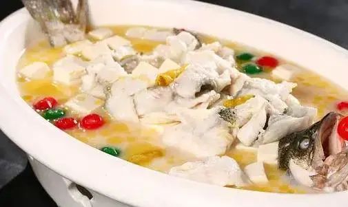 鲈鱼到底有何营养价值？医生：鲈鱼虽好，但这4种人或要少吃