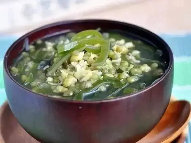 绿豆和“它是”搭配，每天喝点，帮助排湿气、提高肾脏功能