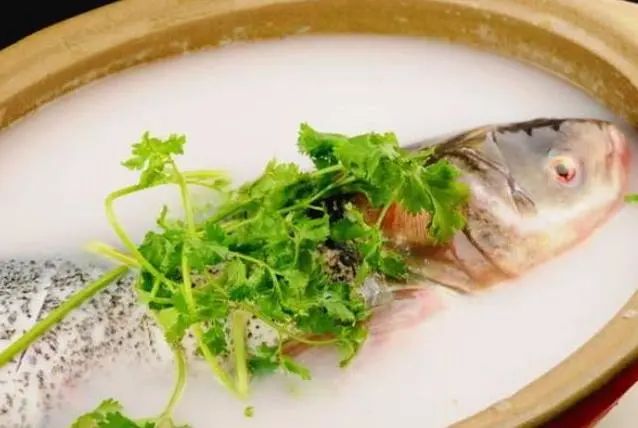 鱼肉虽好，但是4个部位不建议经常食用，医生：建议尽早了解