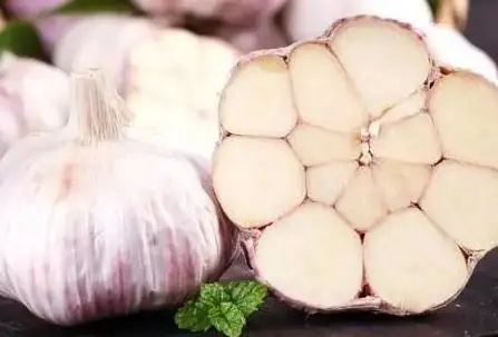 坚持天天吃“大蒜”的人，最后得到了什么呢？医生给出答案