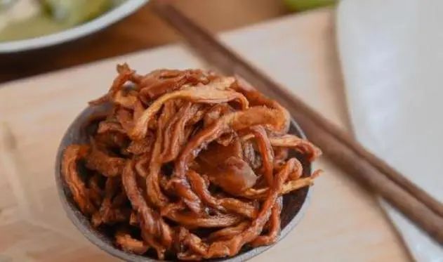 医生：长期吃降压药的人，平时尽量少吃6种食物