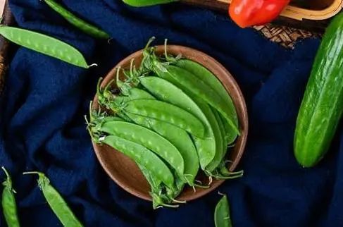 高血糖不能喝稀饭，会升高血糖？医生：5种食物，平时尽量少吃