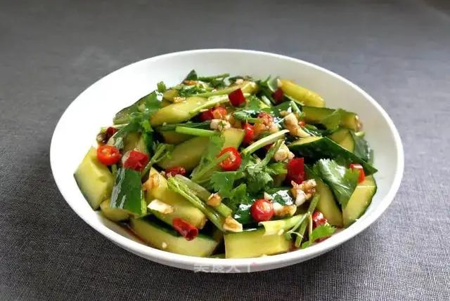 晨起是降脂“黄金期”，提醒：多吃3种早餐，血脂或会“蹭蹭降”