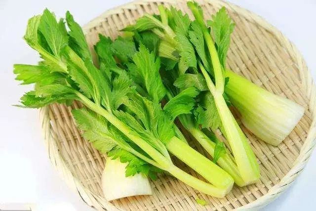 血栓“清道夫”公布了？芹菜排第4，第1名建议多吃，建议了解