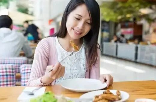 肠胃不好？医生建议：多吃5种水果，或有助修复胃黏膜，养胃护胃