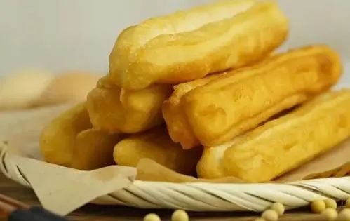 内科主任提醒：肝不好的人，应少吃4种食物，肝或会慢慢的变好