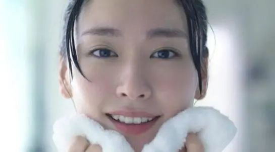 长期用“硫磺皂”洗脸洗澡，皮肤的改变有多大？现在知道也不算晚