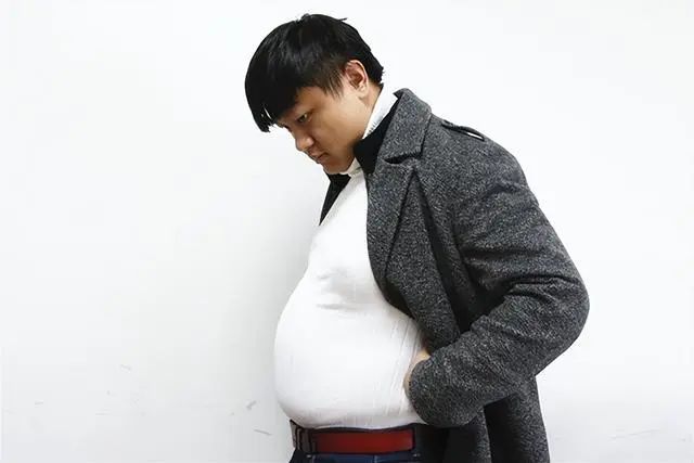 为何很多人50岁后，各种病都来了？老年人蛋白质缺乏，该怎么补