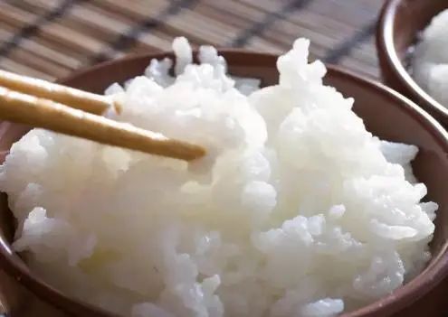 米饭二次加热会“致癌”吗？提醒：这5种食物，最好别二次加热