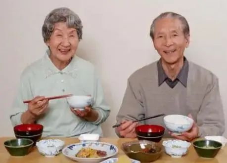 米饭二次加热会“致癌”吗？提醒：这5种食物，最好别二次加热