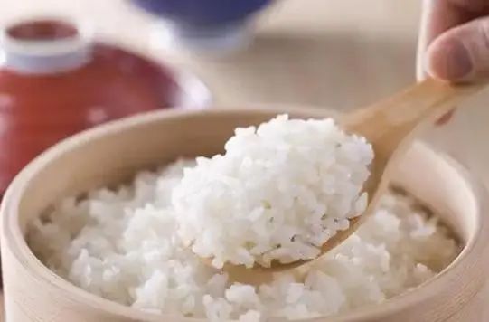 米饭二次加热会“致癌”吗？提醒：这5种食物，最好别二次加热