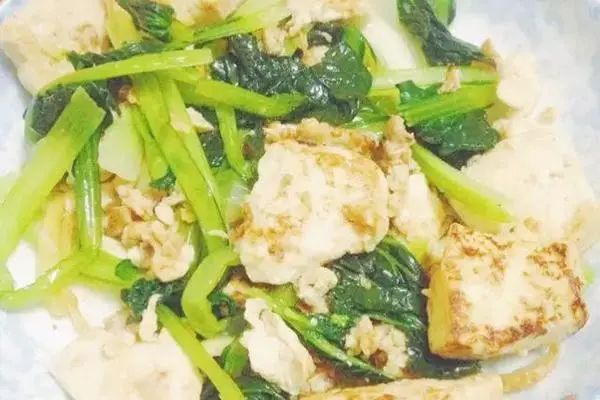 年龄越大越要吃肉？多吃肉于老人而言，到底是好是坏？真相如何