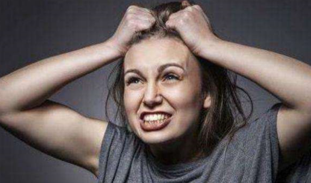 有些女性为什么容易患乳腺癌呢？医生提示：尽量避免这几种行为