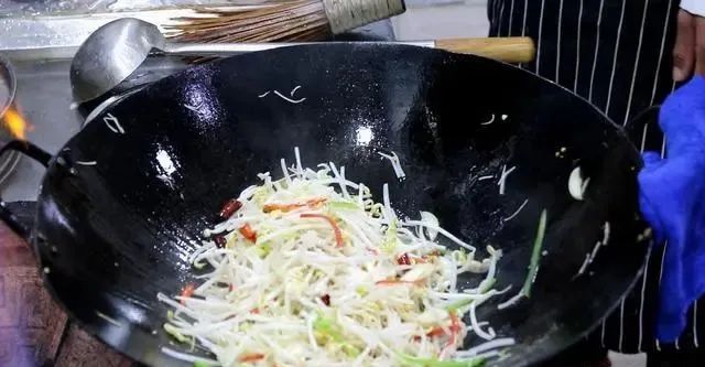 明日大暑，建议中年人：常吃这5样菜，花不几个钱，清新又滋补