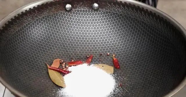明日大暑，建议中年人：常吃这5样菜，花不几个钱，清新又滋补