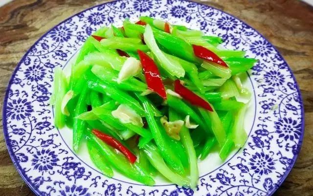 明日大暑，建议中年人：常吃这5样菜，花不几个钱，清新又滋补