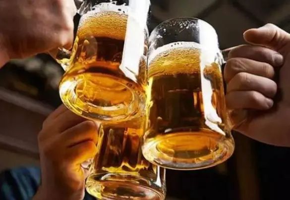 每晚喝一瓶啤酒，时间久了，身体会怎么样？医生终于给出答案