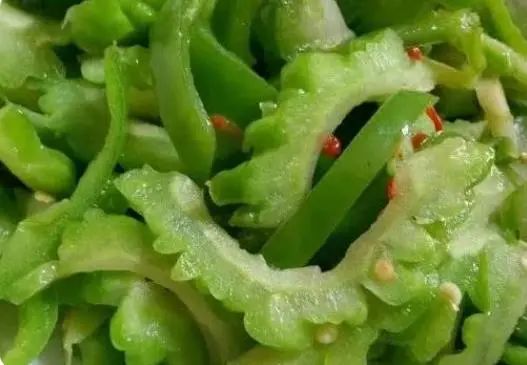 苦瓜不能随便吃？医生：4种人平时尽量少食用